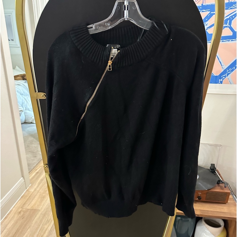 Venus sweater with side zip in size 1X